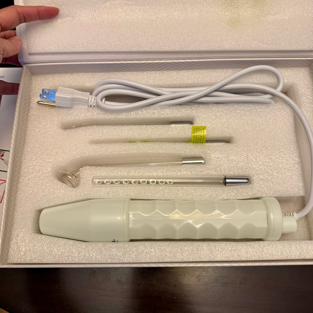 NuDerma Skin Therapy Wand – Anti-Aging/Wrinkle, Skin Tightening, Clarifying - Picture 10 of 11